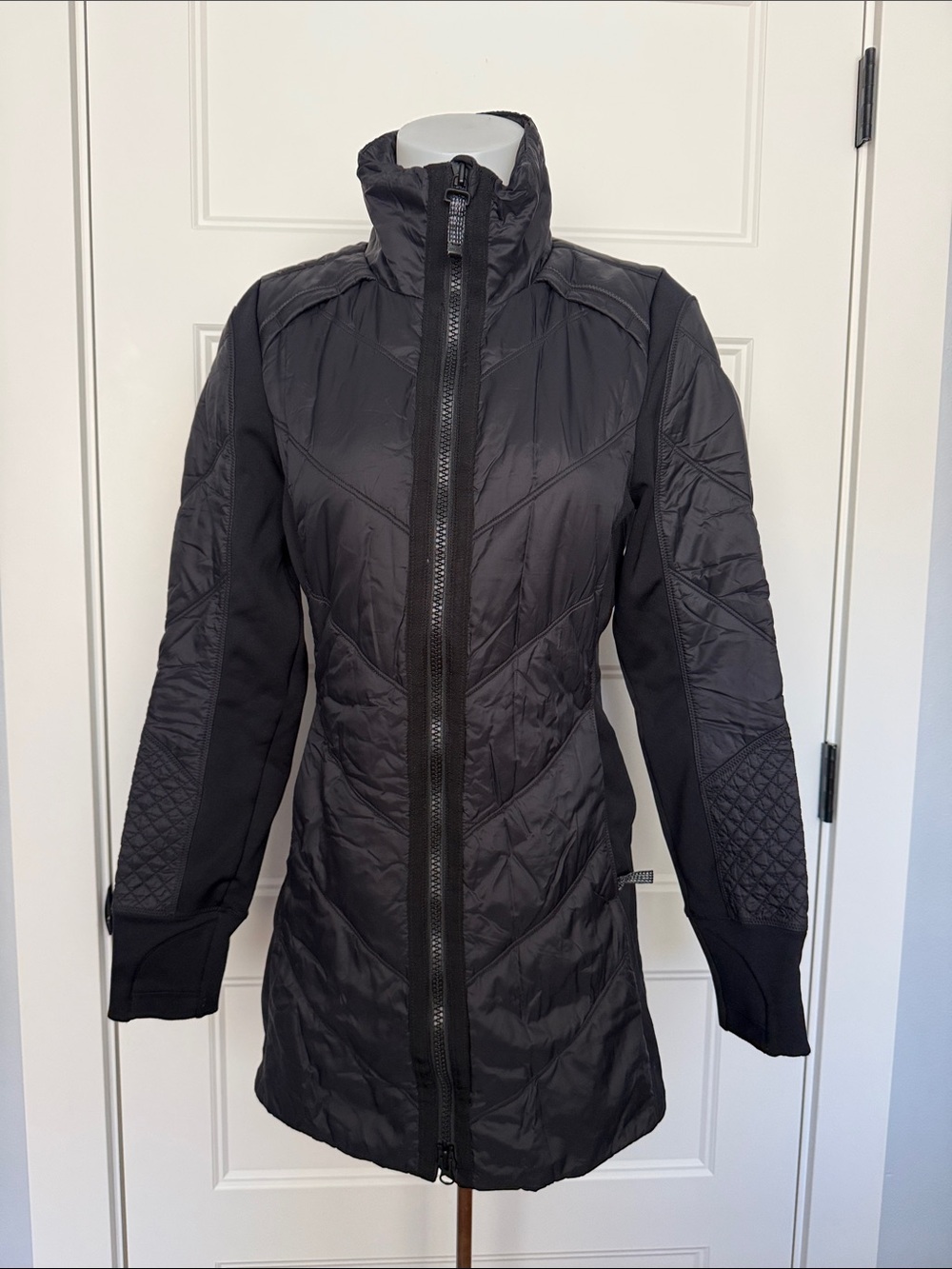 Athleta Rock Ridge Primaloft Coat in Sz Small